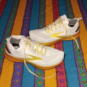 Brooks Levitate 4 Running Shoes Sneakers